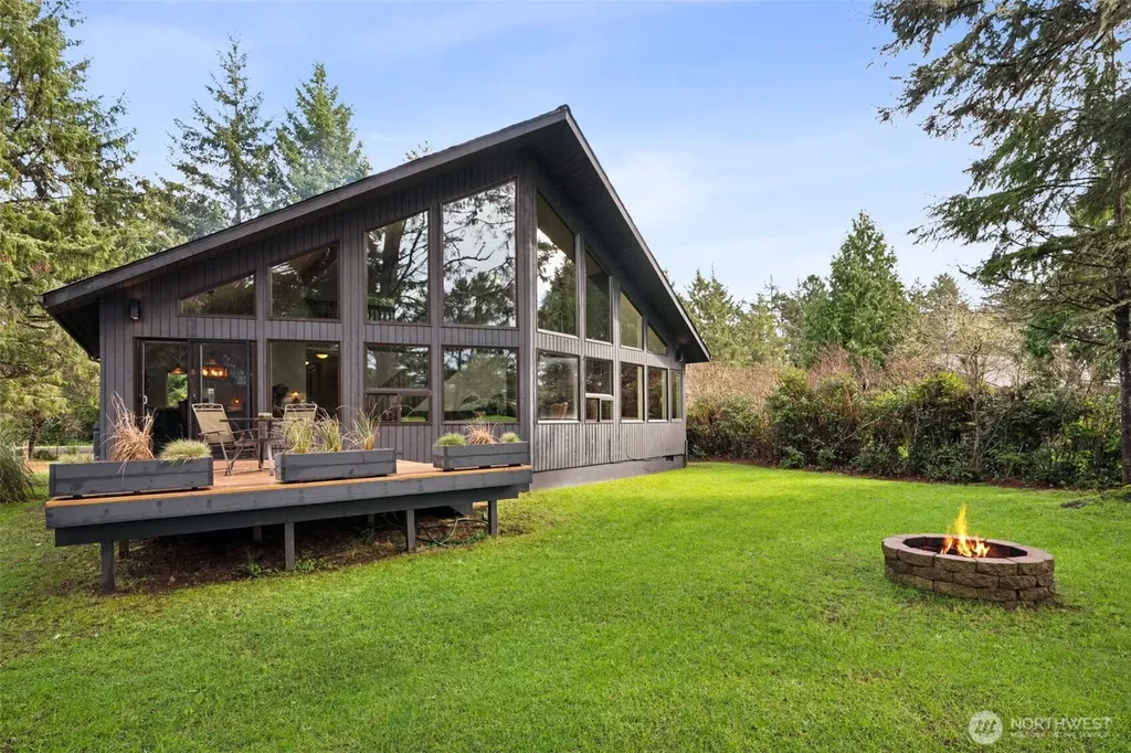 147 Octopus Avenue NE Ocean Shores WA 98569