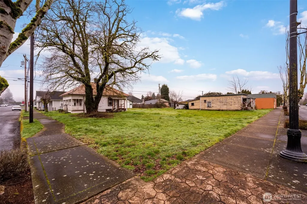 421 Davidson Avenue Woodland WA 98674