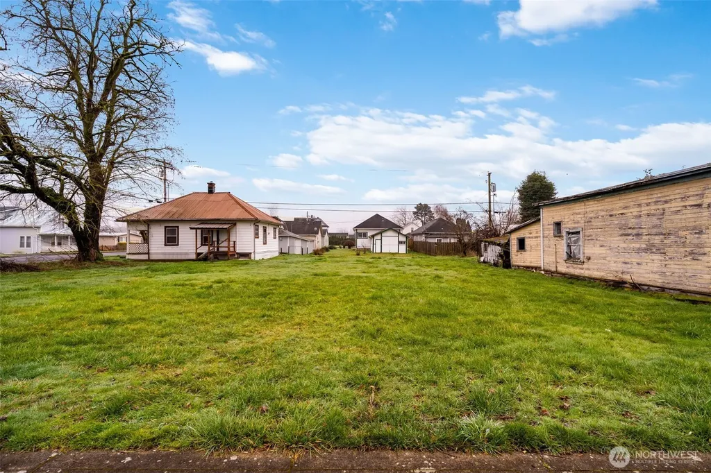421 Davidson Avenue Woodland WA 98674