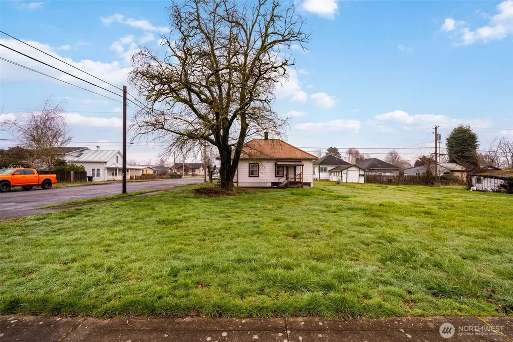 421 Davidson Avenue Woodland WA 98674