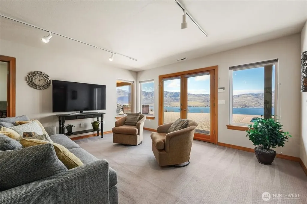 333 Highpoint Place Chelan WA 98816
