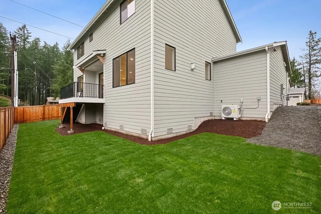 18007 SE 250th Place Covington WA 98042