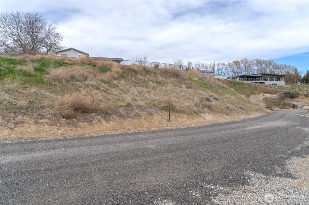 3203 10th Street SE East Wenatchee WA 98802