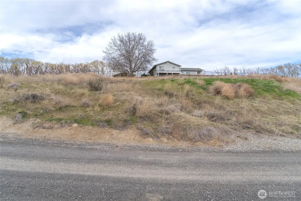 3203 10th Street SE East Wenatchee WA 98802