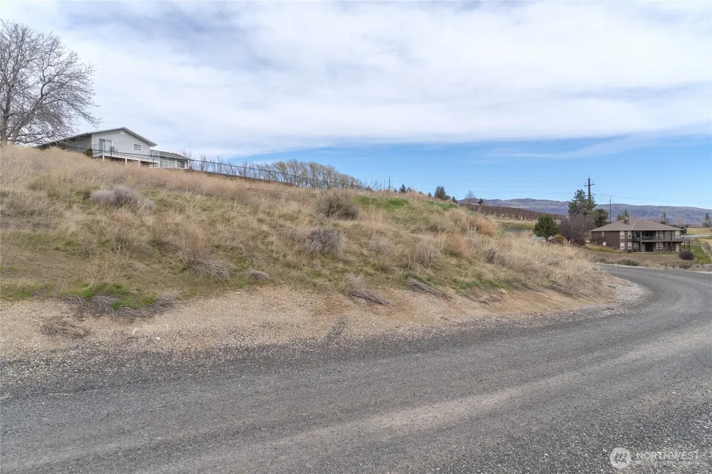 3203 10th Street SE East Wenatchee WA 98802