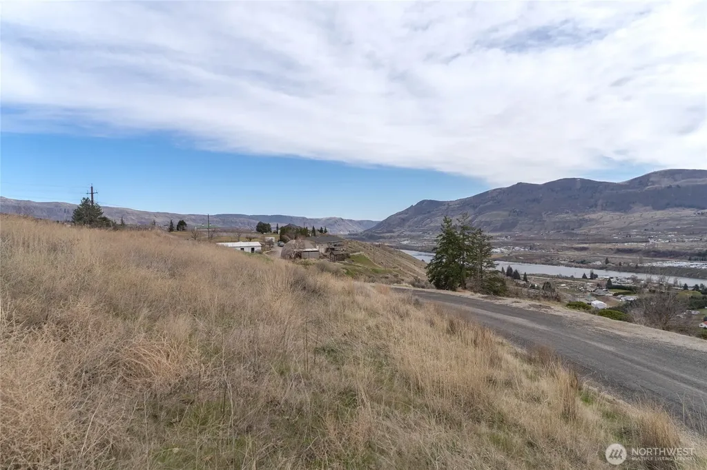 3203 10th Street SE East Wenatchee WA 98802
