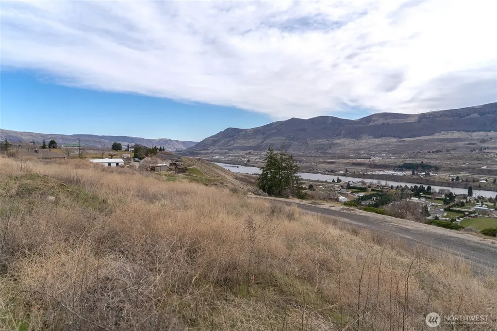 3203 10th Street SE East Wenatchee WA 98802