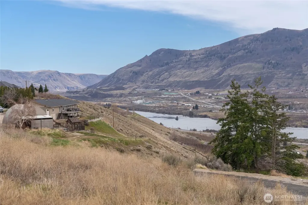 3203 10th Street SE East Wenatchee WA 98802