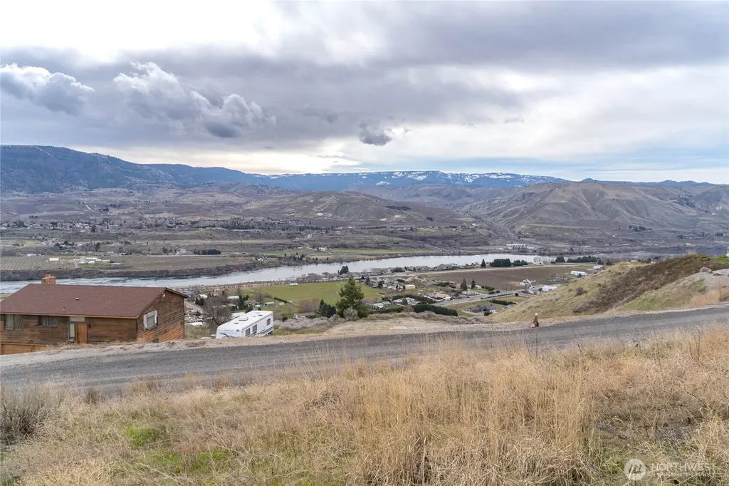 3203 10th Street SE East Wenatchee WA 98802