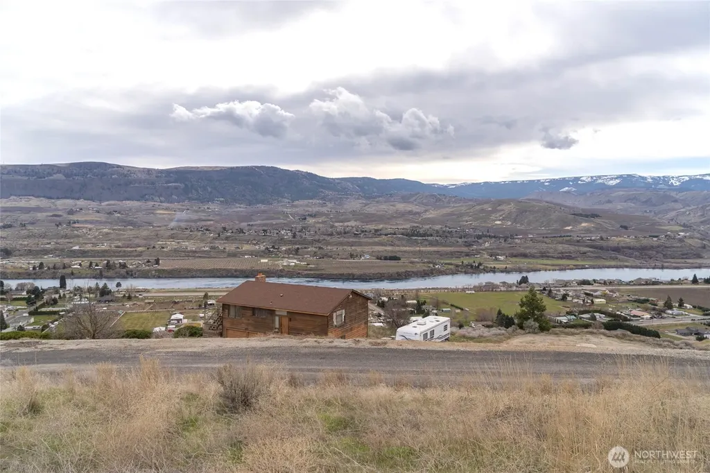 3203 10th Street SE East Wenatchee WA 98802