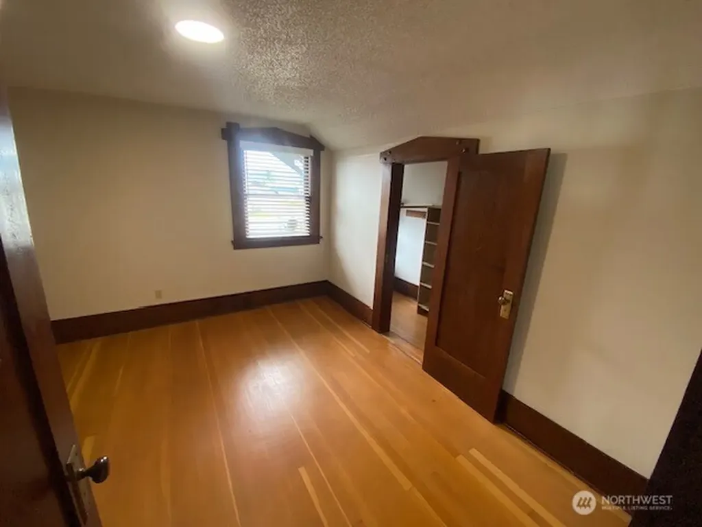 790 E Badger Road Lynden WA 98264