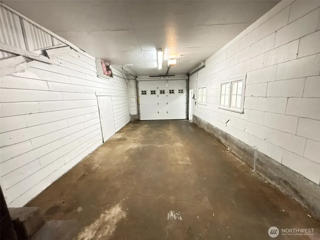790 E Badger Road Lynden WA 98264