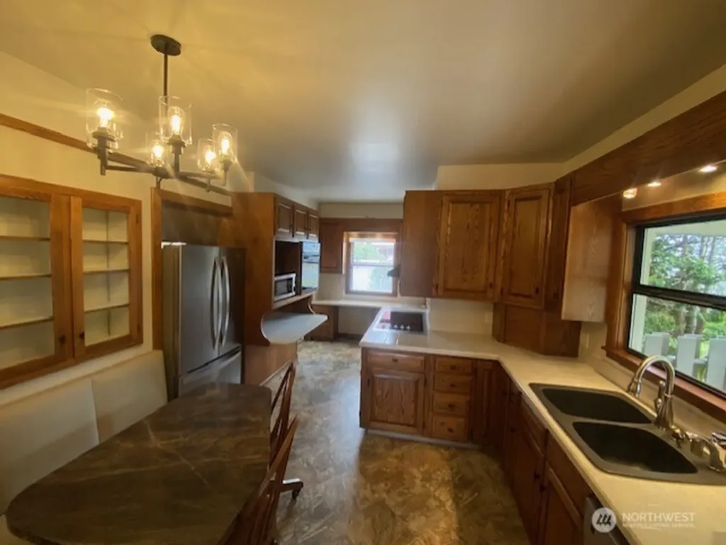 790 E Badger Road Lynden WA 98264