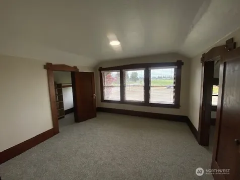 790 E Badger Road Lynden WA 98264