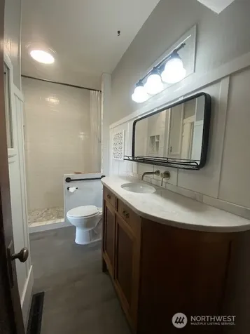 790 E Badger Road Lynden WA 98264