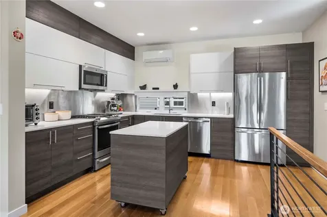 2833 3rd Avenue W Seattle WA 98119