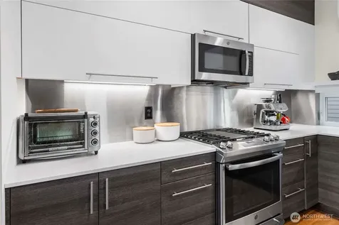 2833 3rd Avenue W Seattle WA 98119