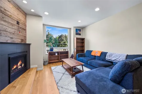 2833 3rd Avenue W Seattle WA 98119