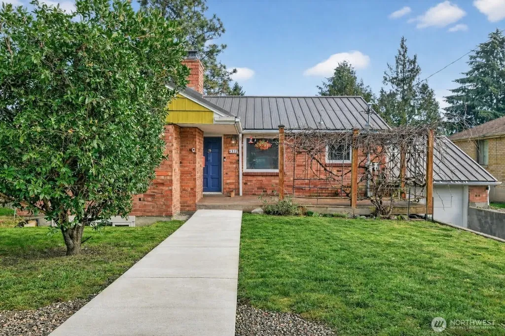 6522 38th Avenue NE Seattle WA 98115