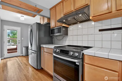 6522 38th Avenue NE Seattle WA 98115