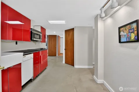 6522 38th Avenue NE Seattle WA 98115