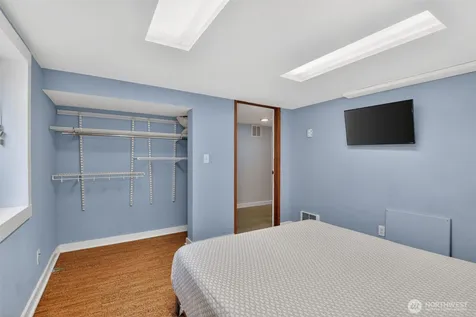 6522 38th Avenue NE Seattle WA 98115