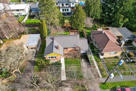 6522 38th Avenue NE Seattle WA 98115