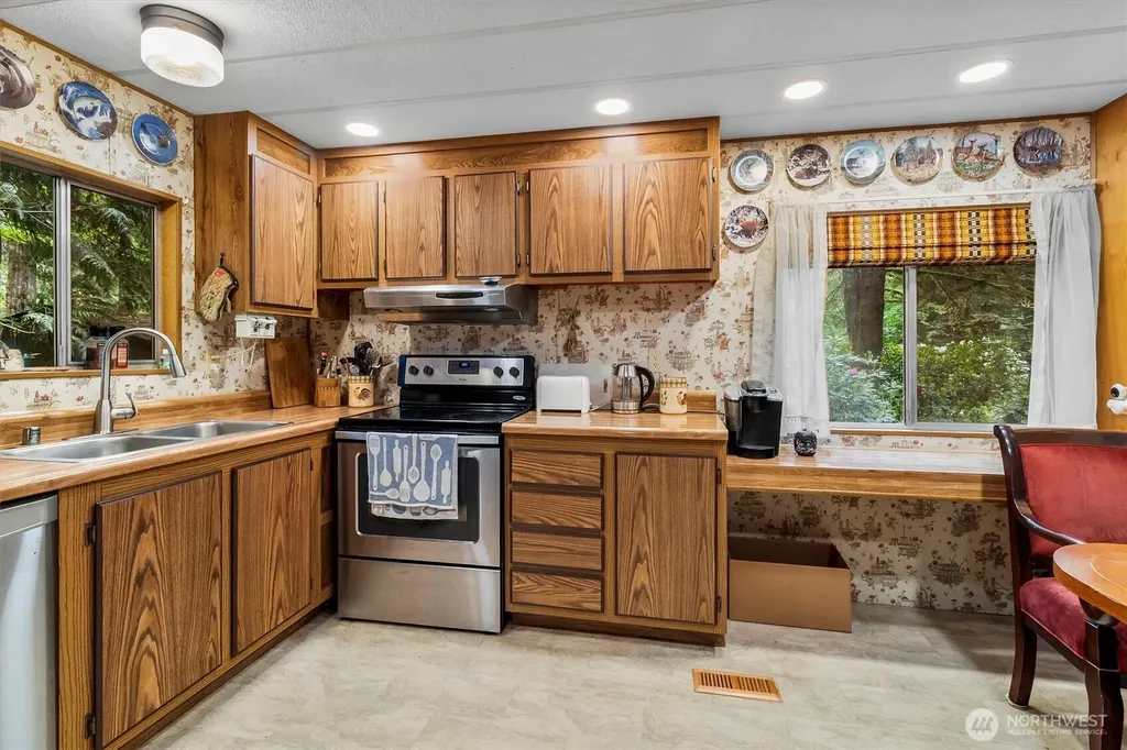 14910 River Lane Concrete WA 98237