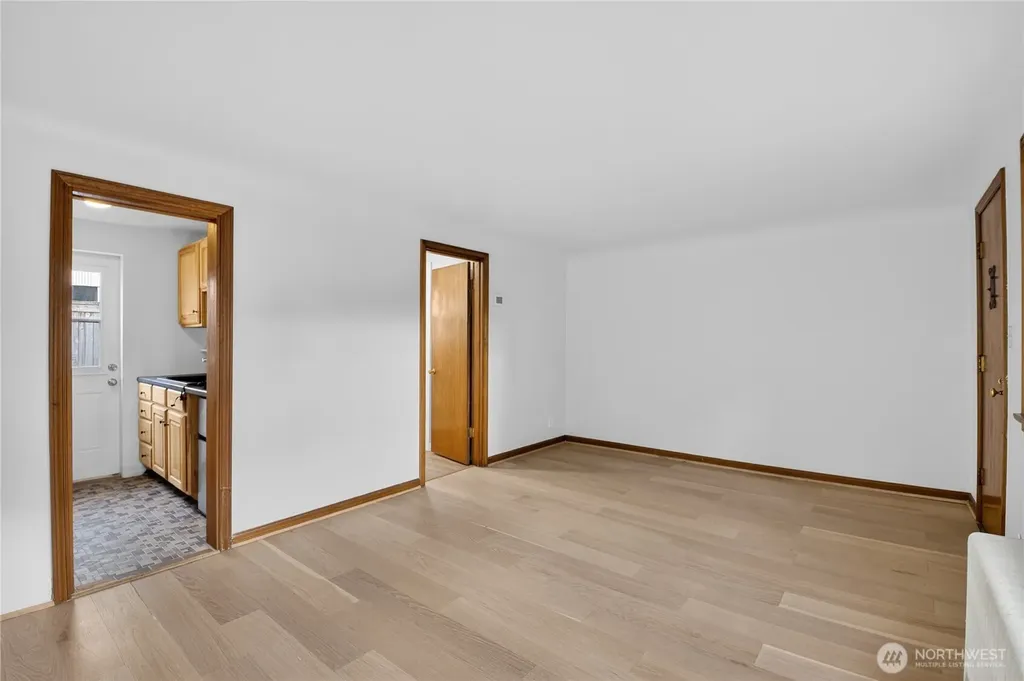 7870 Green Lake Drive N Seattle WA 98103