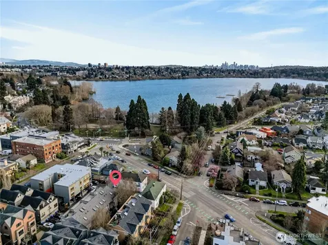 7870 Green Lake Drive N Seattle WA 98103