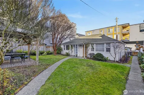 7870 Green Lake Drive N Seattle WA 98103