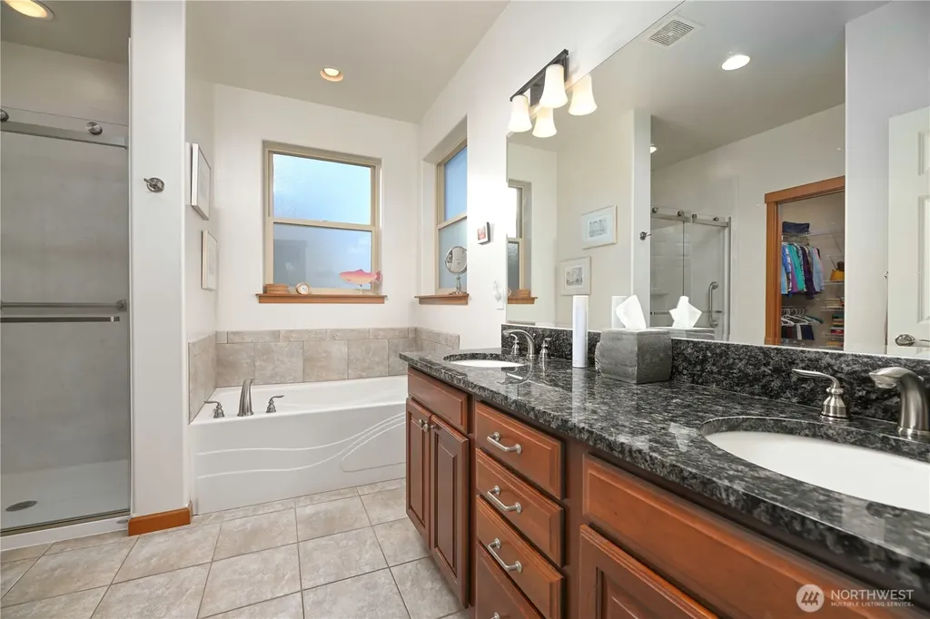 965 Chestnut Loop Mount Vernon WA 98274