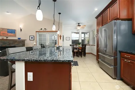 965 Chestnut Loop Mount Vernon WA 98274