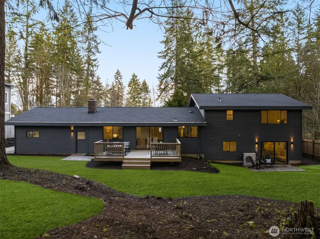 18843 168th Avenue NE Woodinville WA 98072