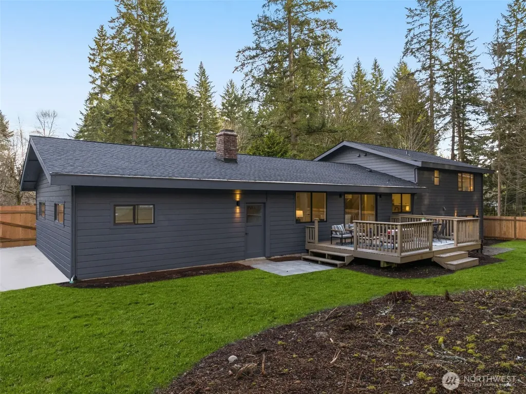 18843 168th Avenue NE Woodinville WA 98072