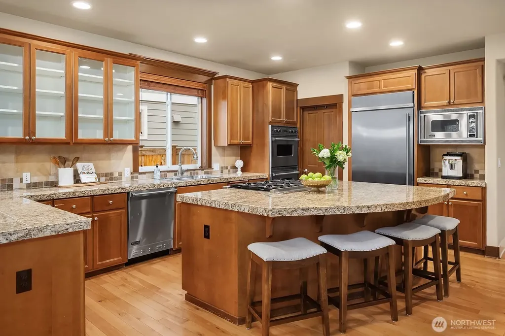 809 235th Avenue NE Sammamish WA 98074