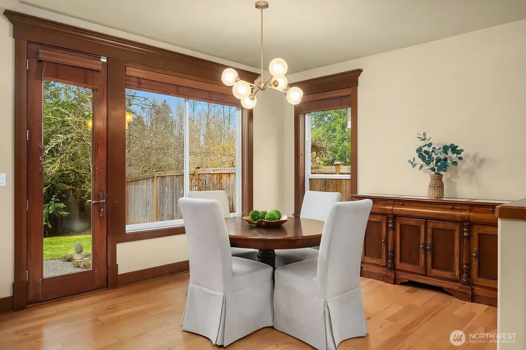 809 235th Avenue NE Sammamish WA 98074