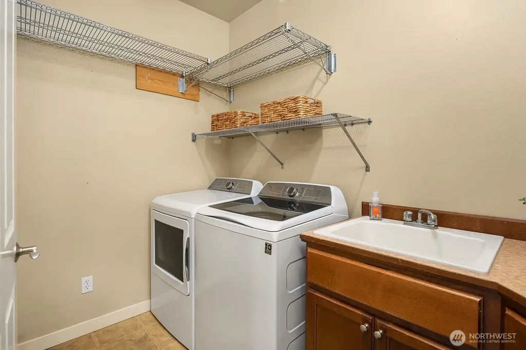 809 235th Avenue NE Sammamish WA 98074