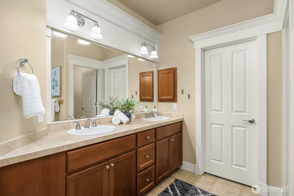 809 235th Avenue NE Sammamish WA 98074