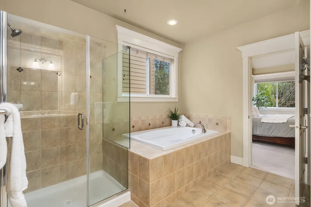 809 235th Avenue NE Sammamish WA 98074