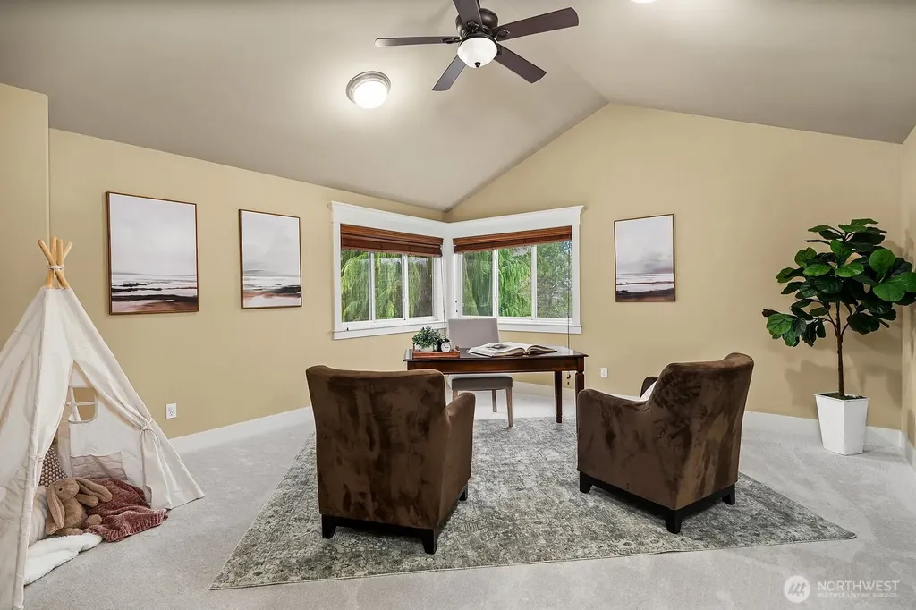 809 235th Avenue NE Sammamish WA 98074