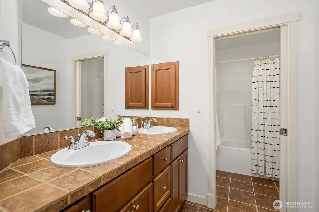 809 235th Avenue NE Sammamish WA 98074