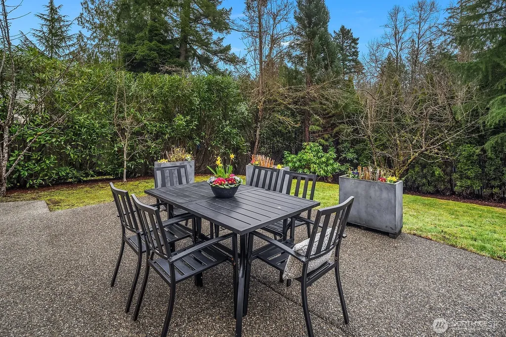 809 235th Avenue NE Sammamish WA 98074