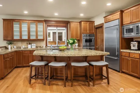 809 235th Avenue NE Sammamish WA 98074