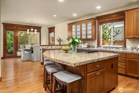 809 235th Avenue NE Sammamish WA 98074