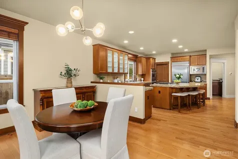 809 235th Avenue NE Sammamish WA 98074