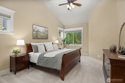809 235th Avenue NE Sammamish WA 98074