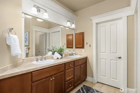 809 235th Avenue NE Sammamish WA 98074