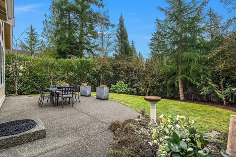 809 235th Avenue NE Sammamish WA 98074