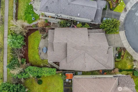 809 235th Avenue NE Sammamish WA 98074